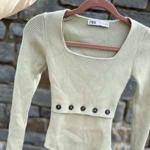 Women’s sweater 💙💛